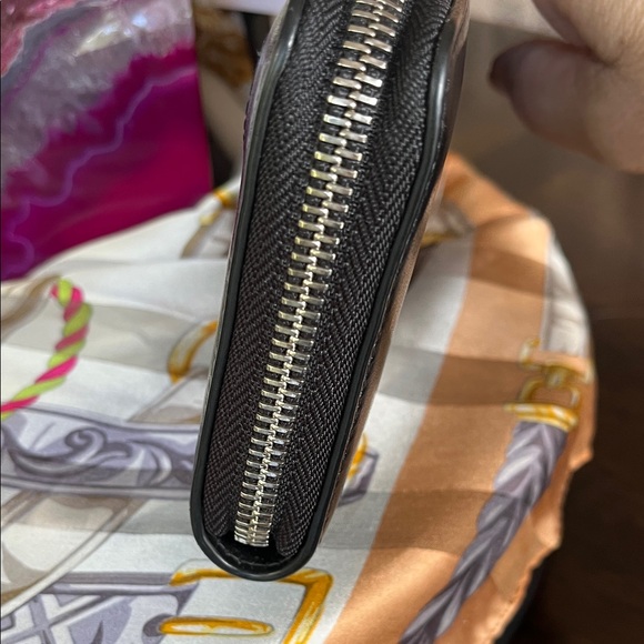 Christian Louboutin Black Wallet with Red Script - Picture 6 of 11